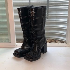 JOHN FLUEVOG rare vintage star embroidered mid length boots woman's size 7